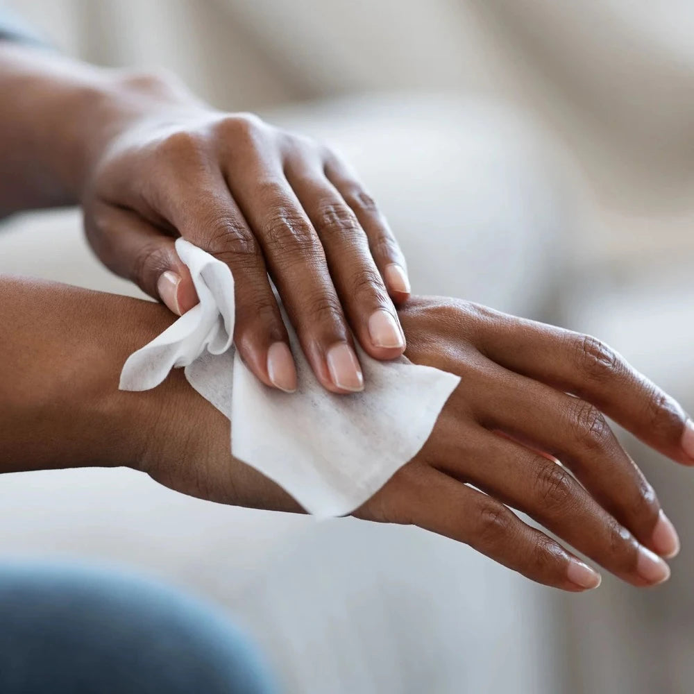 WET ONES Antibacterial Hand Wipes - Fresh Scent - 20-Pack